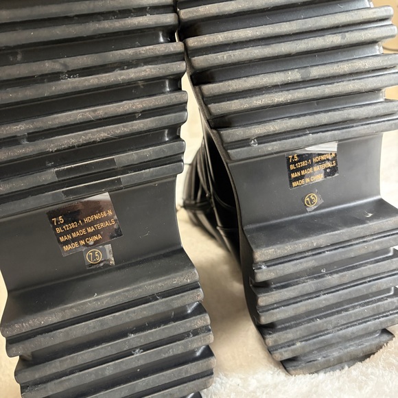 Black Platform Combat Boots - Picture 4 of 5